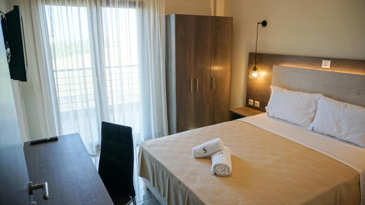 Sinodinos Deluxe Apartments أفيتوس المظهر الخارجي الصورة