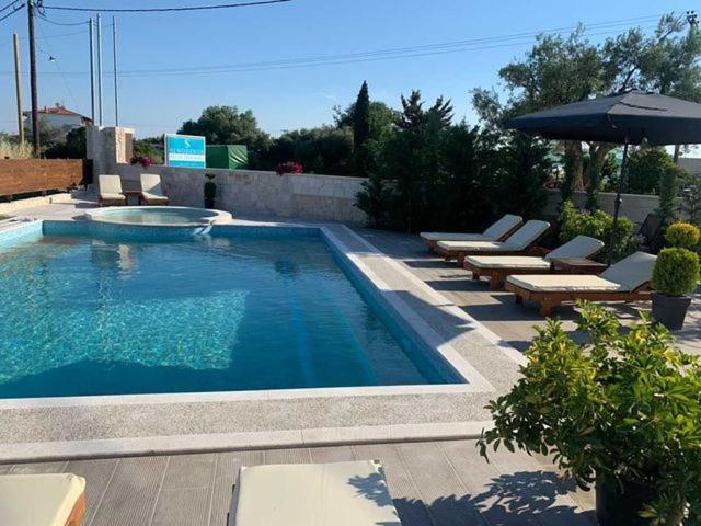 Sinodinos Deluxe Apartments أفيتوس المظهر الخارجي الصورة