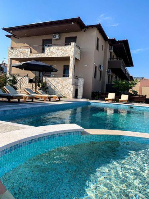 Sinodinos Deluxe Apartments أفيتوس المظهر الخارجي الصورة