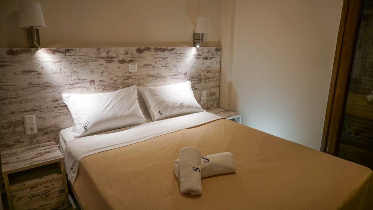 Sinodinos Deluxe Apartments أفيتوس المظهر الخارجي الصورة