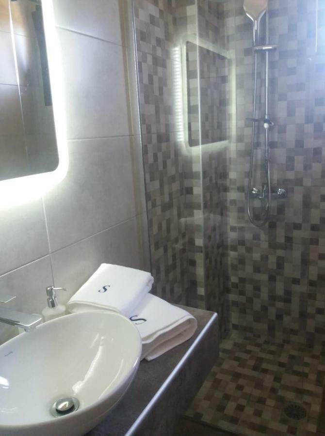 Sinodinos Deluxe Apartments أفيتوس المظهر الخارجي الصورة